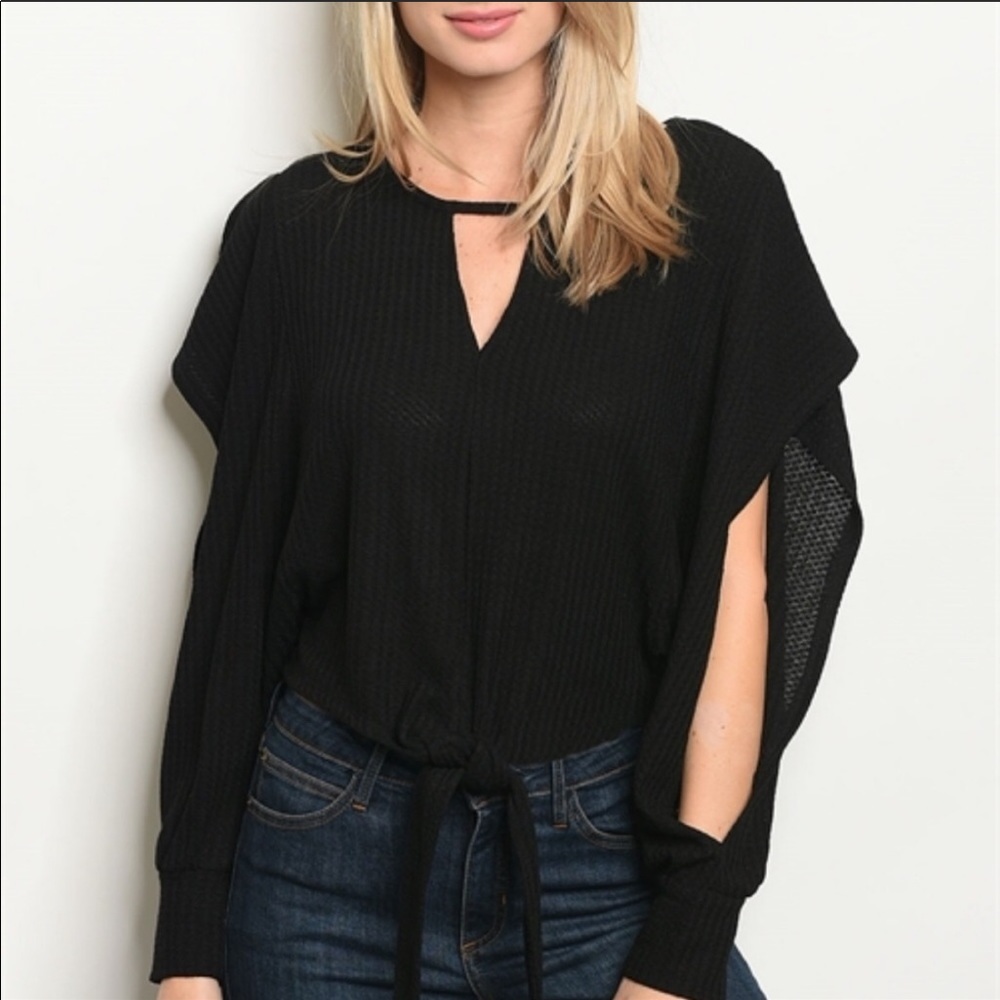 ⚡️Flouncy Sleeve Black Top